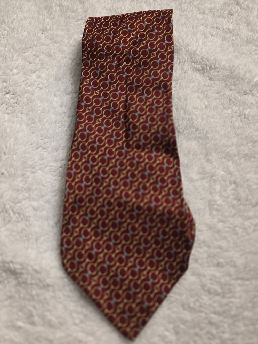 Gucci Red Silk Tie with Gold Chain-Link Motif